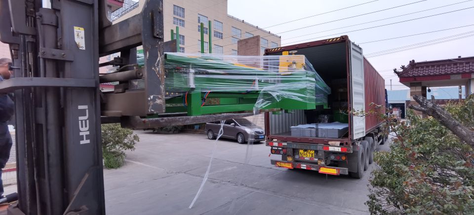 Máquina de cortar madeira compensada