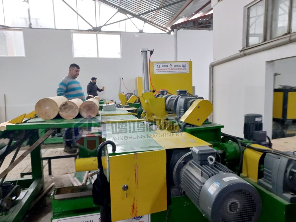 Máquina rotativa de descascar folheados de madeira para processamento de toras
