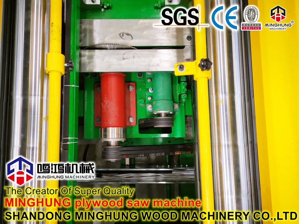 M&aacute;quina de corte de borda de linha de produ&ccedil;&atilde;o de compensado