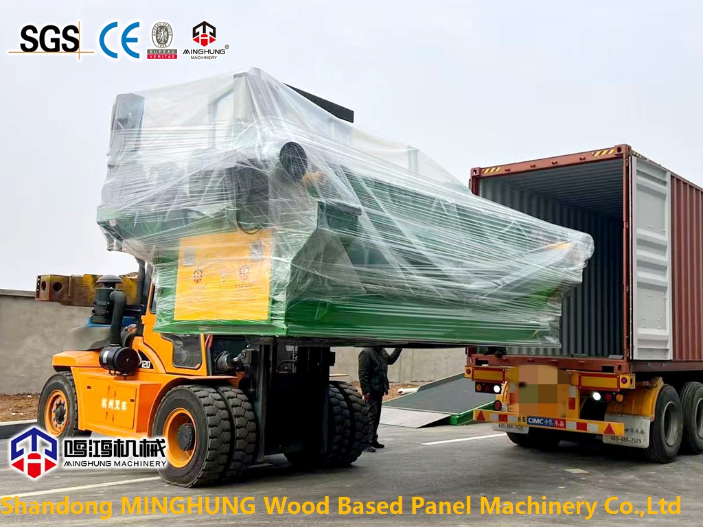 M&aacute;quina de descascamento de folheado