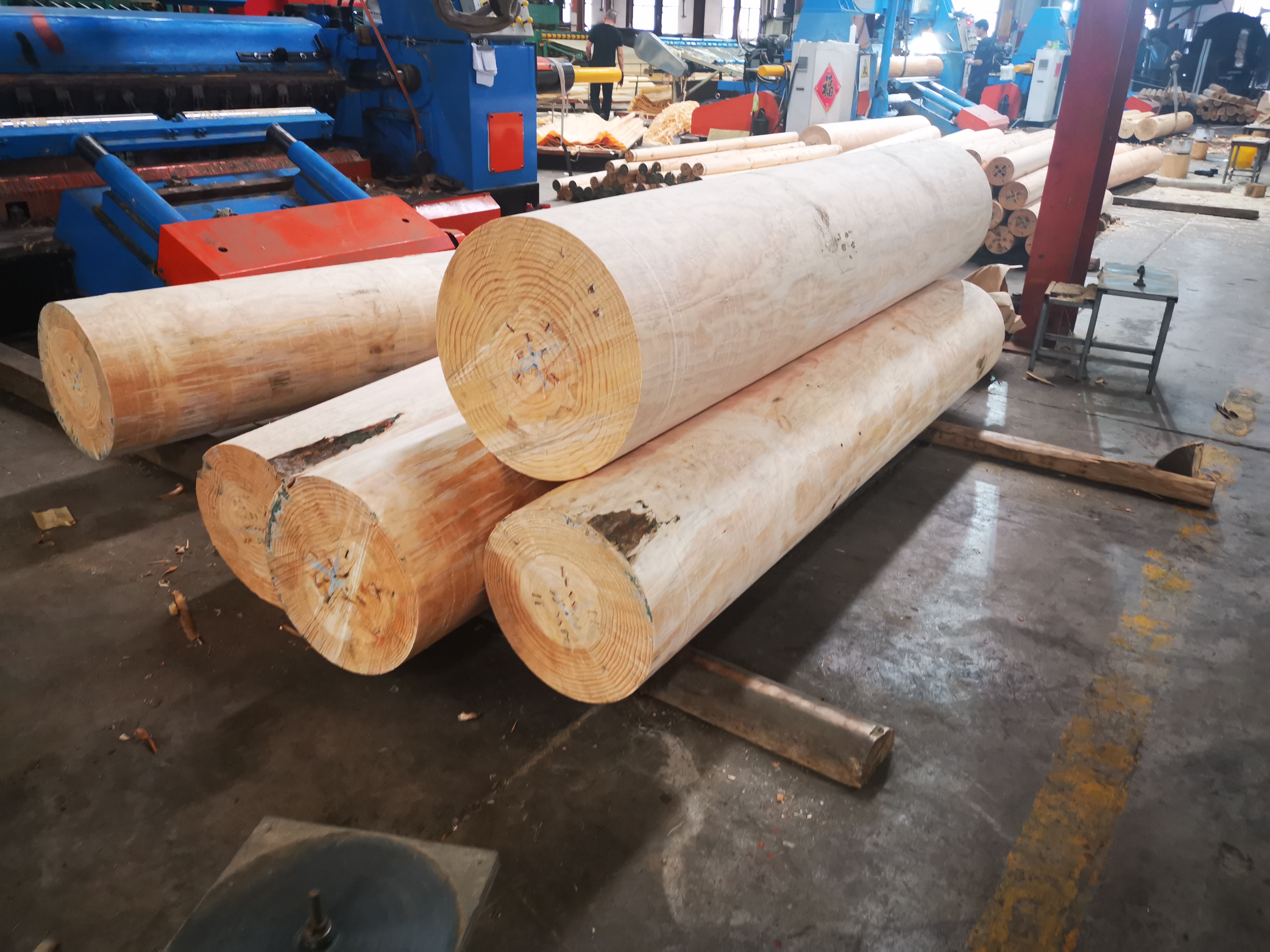 Máquinas para descascar folheados 